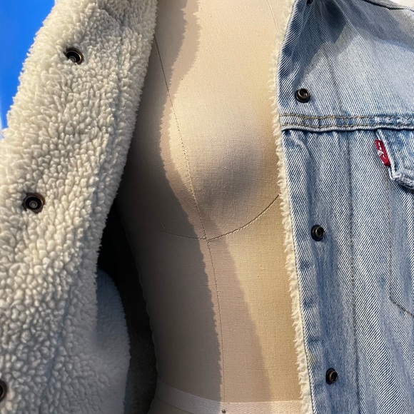 LEVIS EMBROIDERED DENIM JACKET - Picture 4 of 5